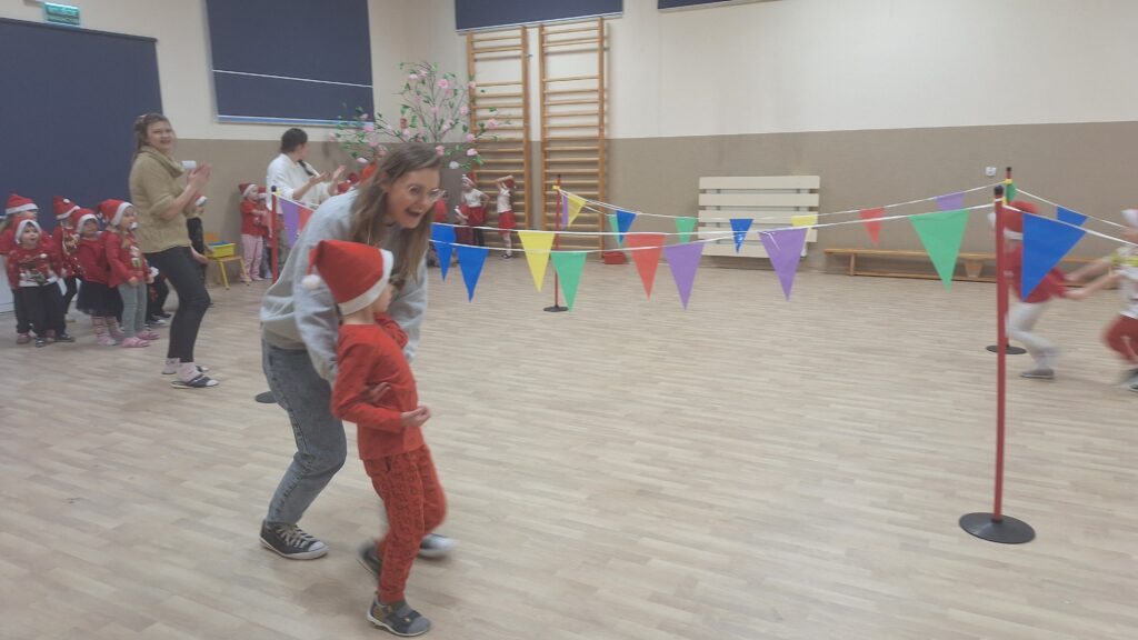 BIEG MIKOŁAJÓW - GRUPA ŻYRAFKI 