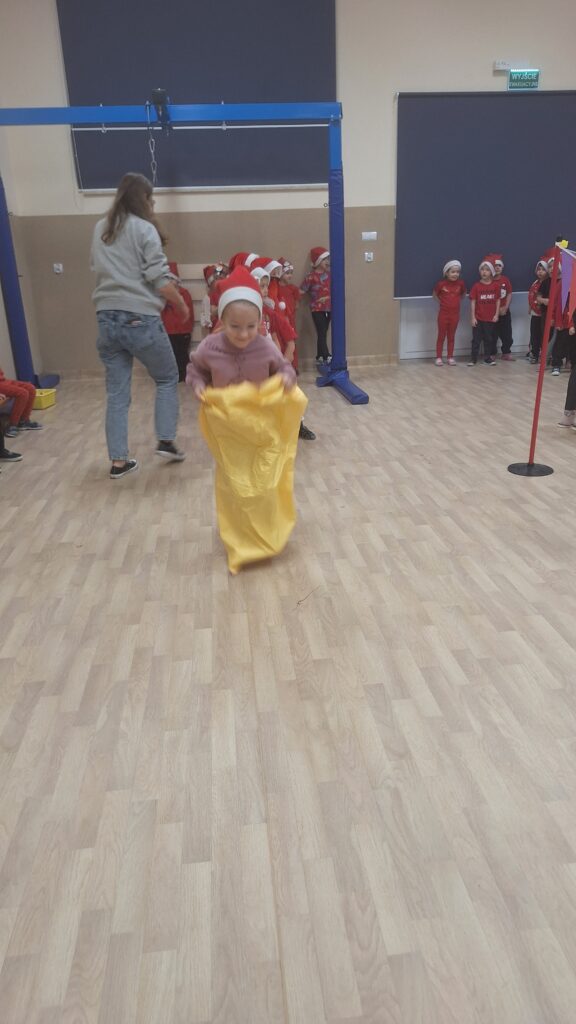 BIEG MIKOŁAJÓW - GRUPA ŻYRAFKI 