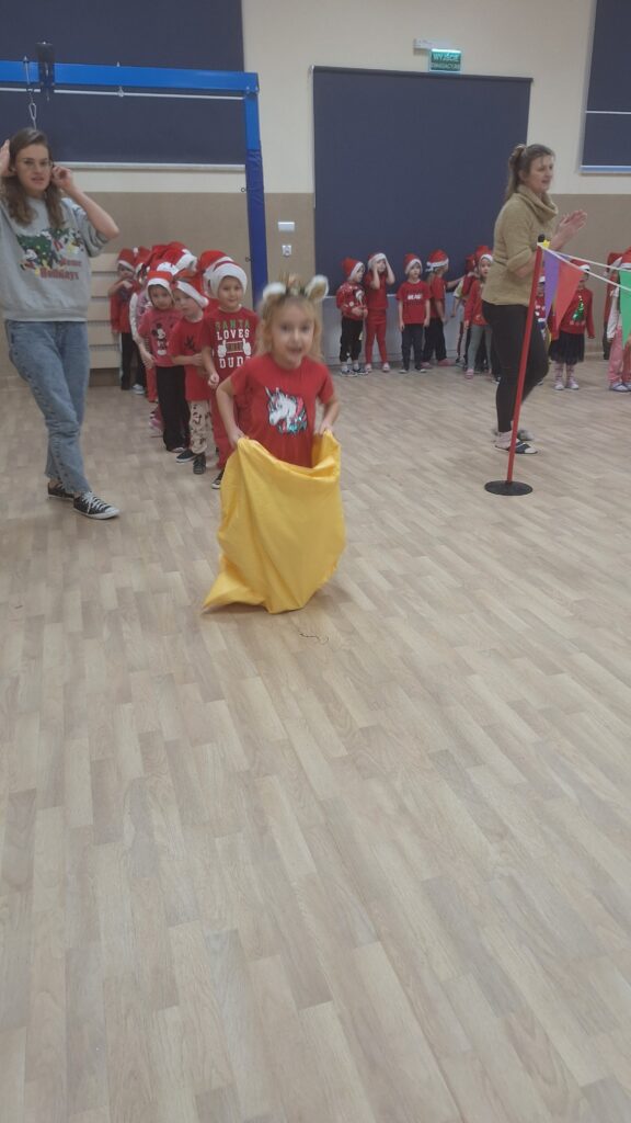 BIEG MIKOŁAJÓW - GRUPA ŻYRAFKI 