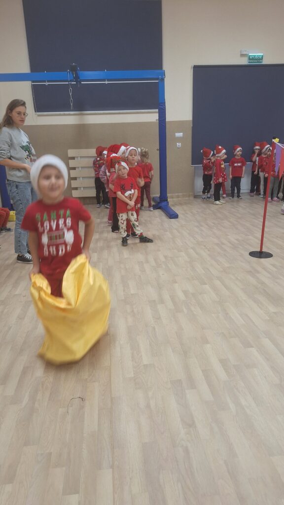 BIEG MIKOŁAJÓW - GRUPA ŻYRAFKI 