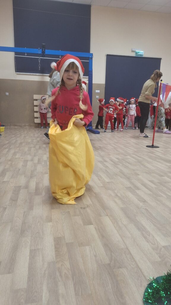 BIEG MIKOŁAJÓW - GRUPA ŻYRAFKI 