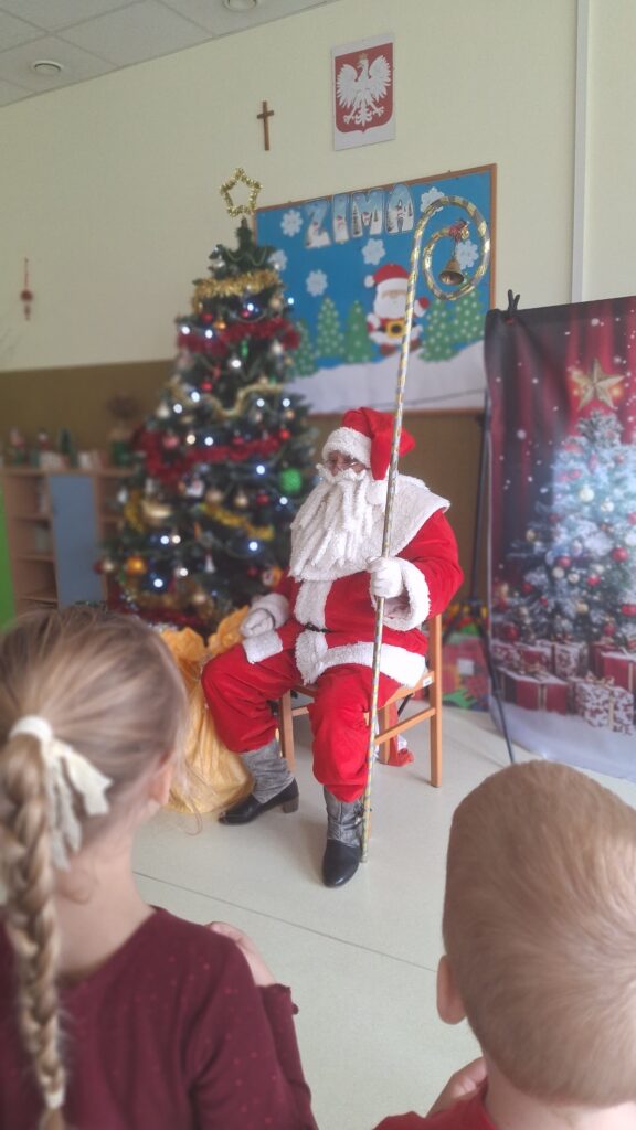 SPOTKANIE ZE ŚWIĘTYM MIKOŁAJEM - GRUPA  ŻYRAFKI