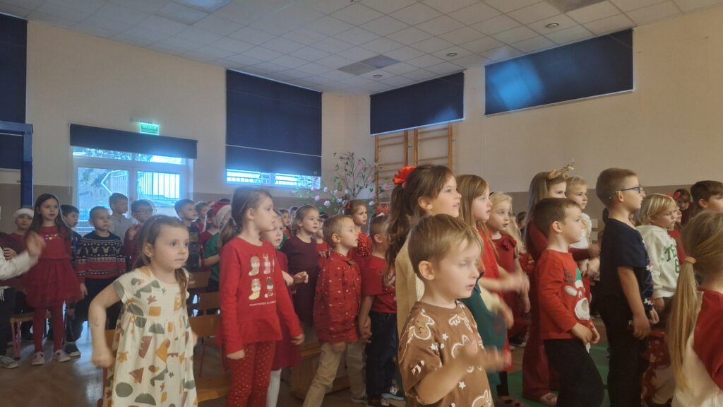 SPOTKANIE ZE ŚWIĘTYM MIKOŁAJEM - GRUPA  ŻYRAFKI