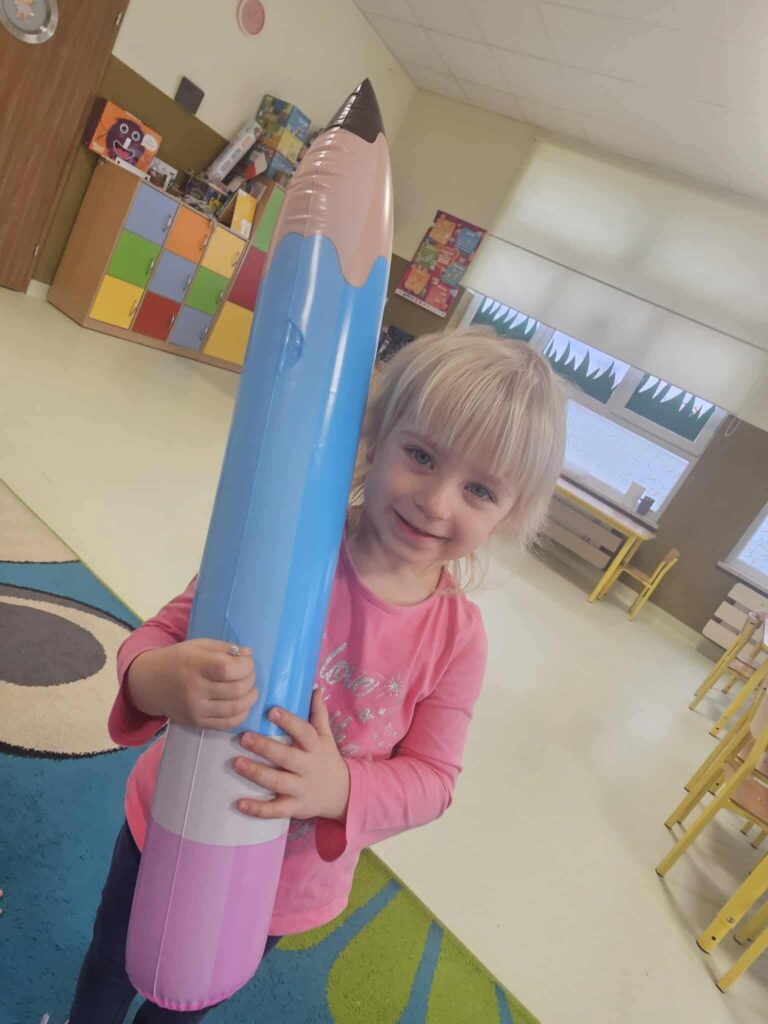 ''Dzień kredki'' w grupie ''Sówki''