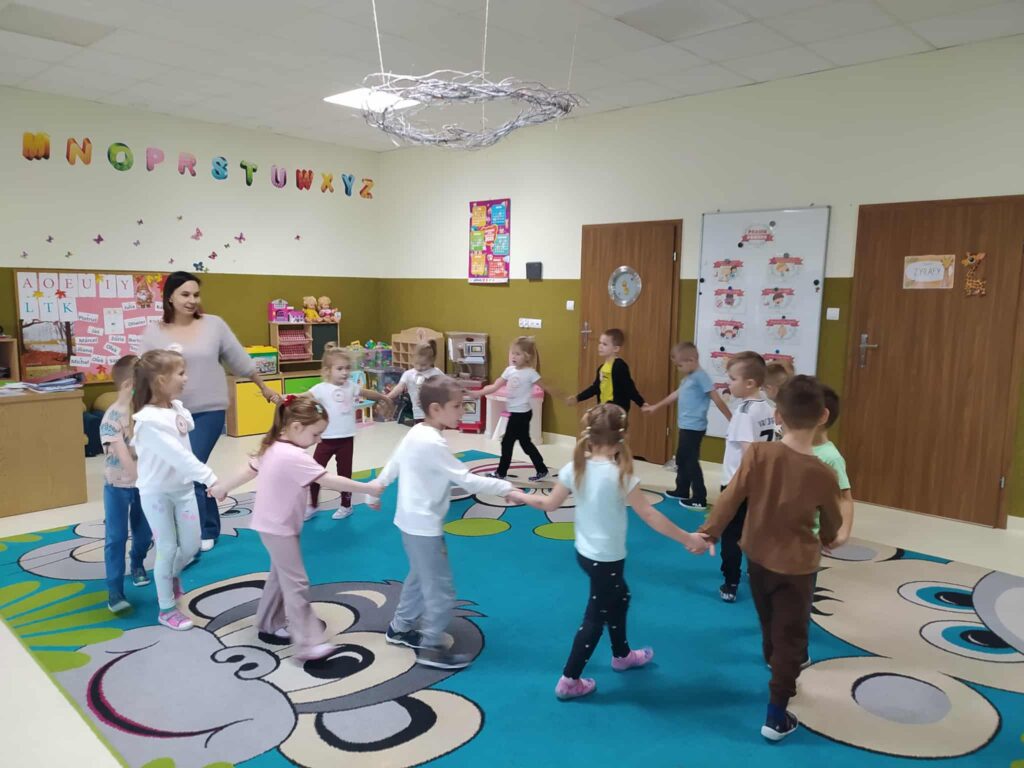 MIĘDZYNARODOWY DZIEŃ PRAW DZIECKA - GRUPA ŻYRAFKI 