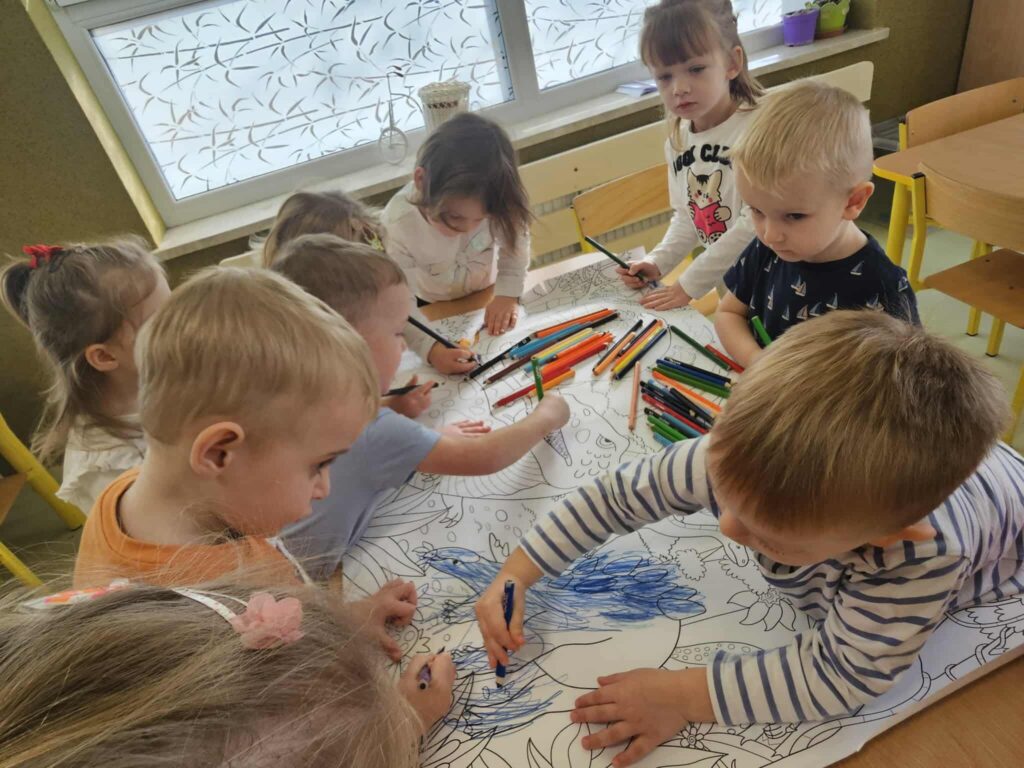 ''Dzień kredki'' w grupie ''Sówki''