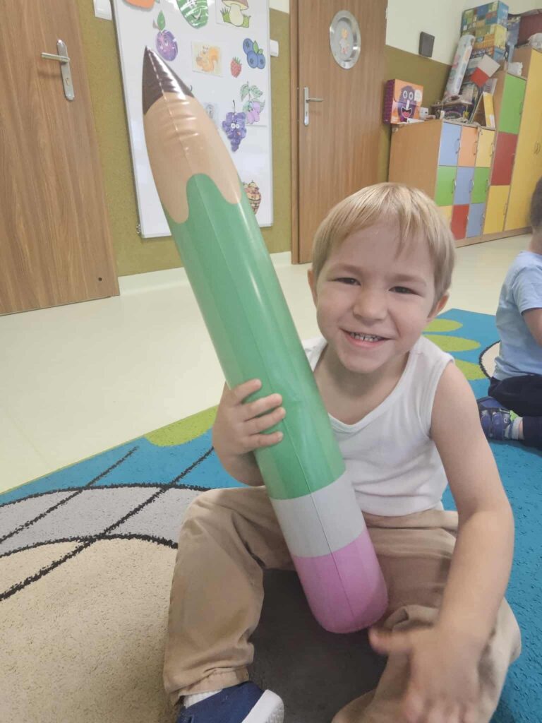 ''Dzień kredki'' w grupie ''Sówki''