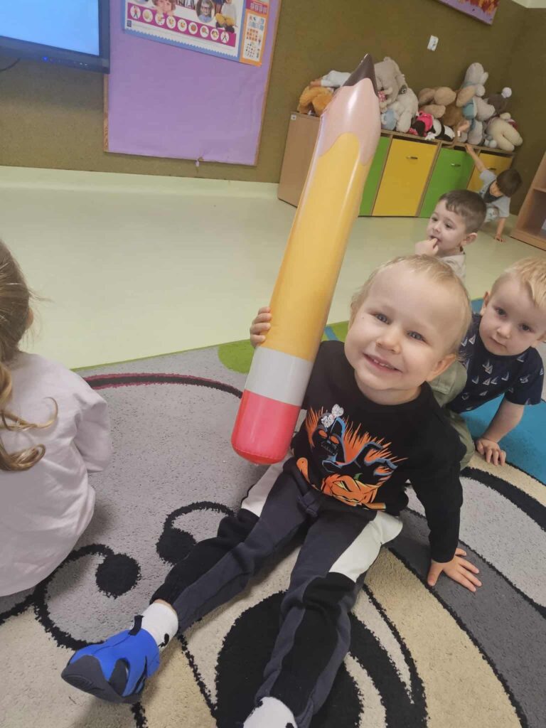 ''Dzień kredki'' w grupie ''Sówki''