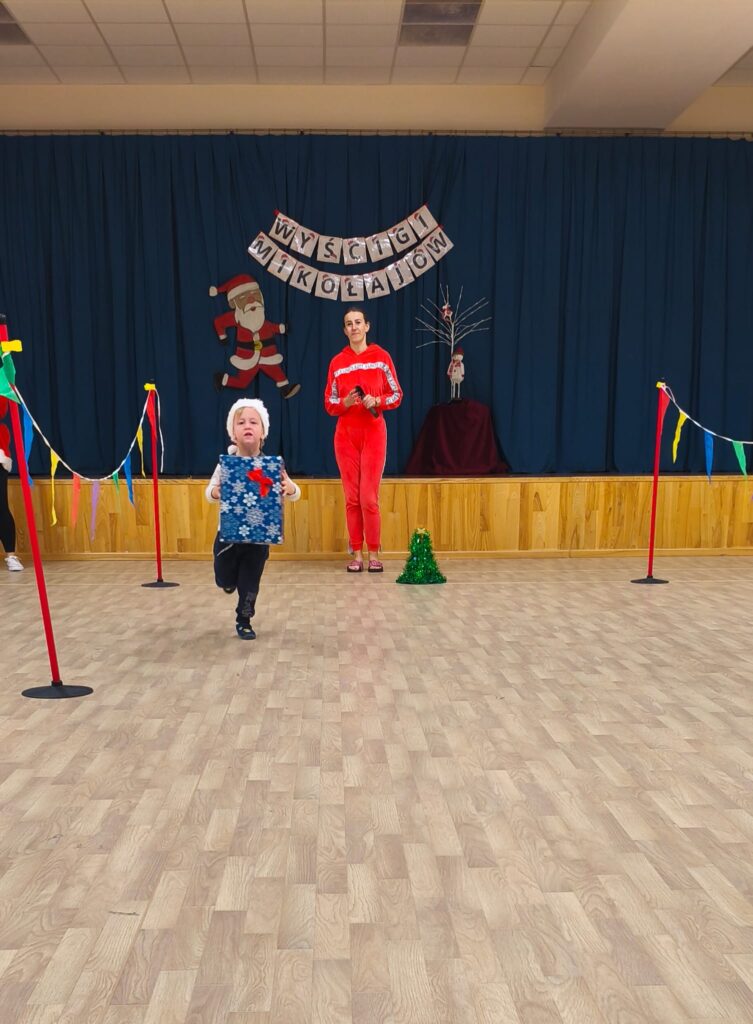 WYŚCIGI MIKOŁAJÓW