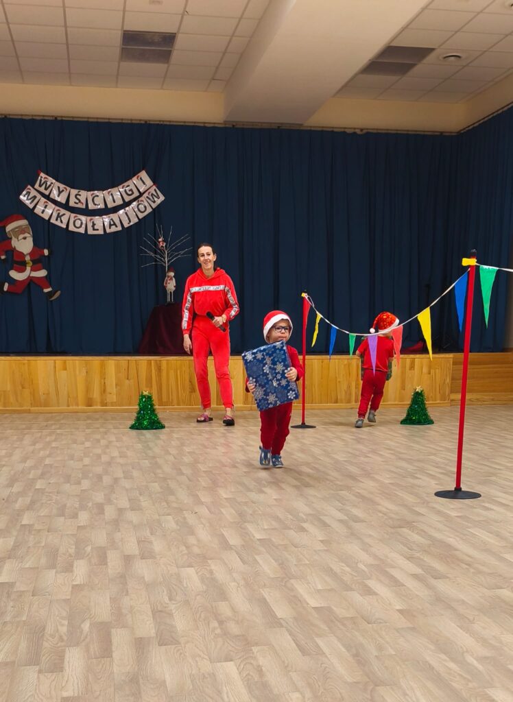 WYŚCIGI MIKOŁAJÓW