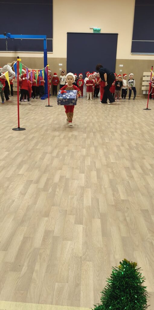 WYŚCIGI MIKOŁAJÓW