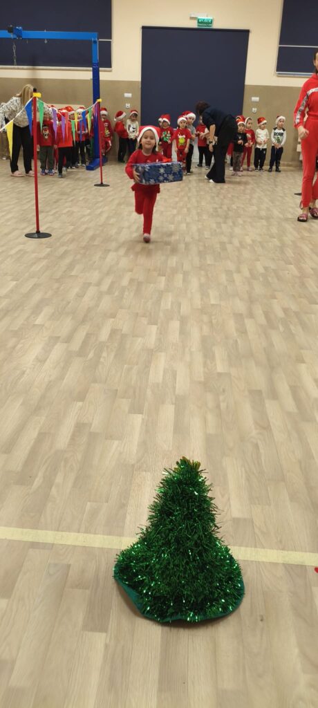 WYŚCIGI MIKOŁAJÓW