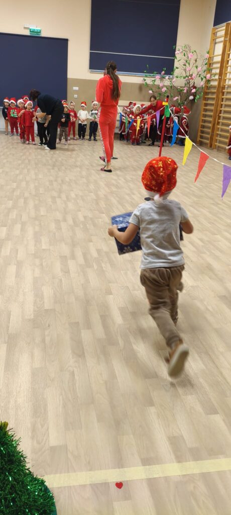 WYŚCIGI MIKOŁAJÓW