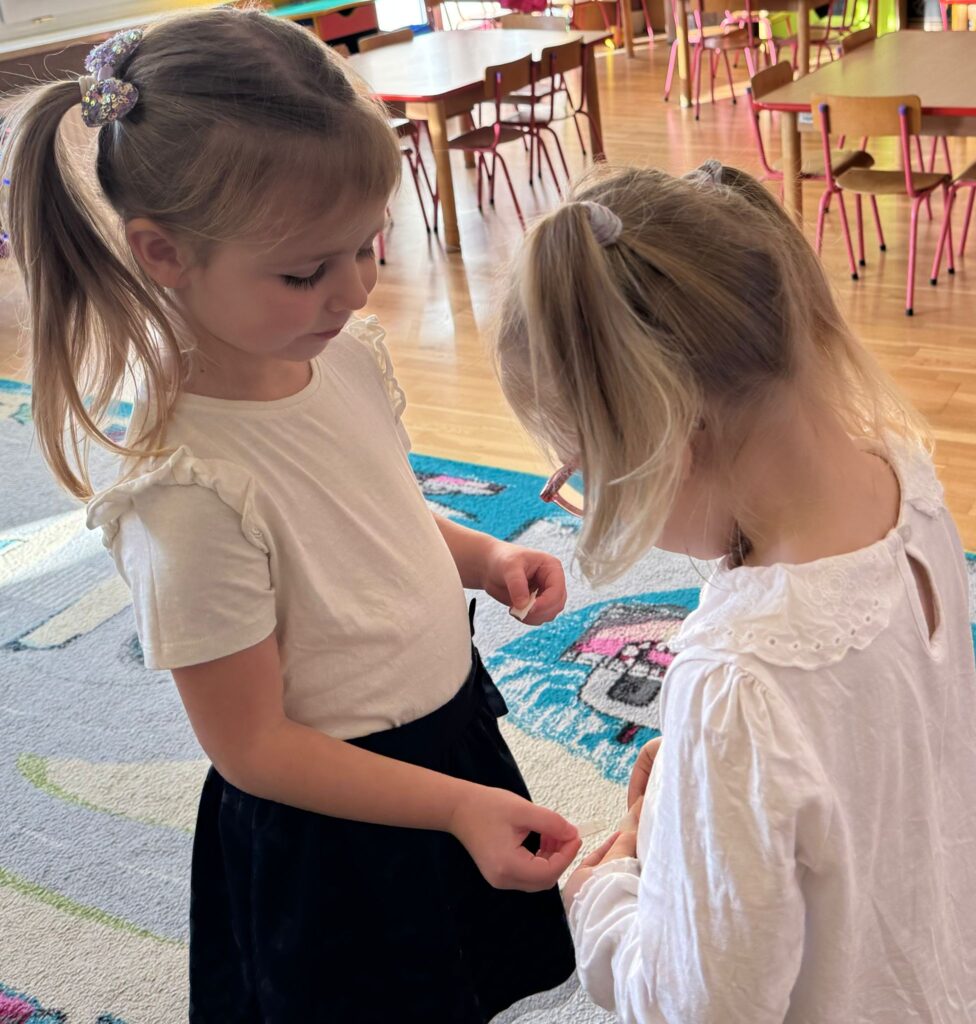 Życzenia świąteczne i  łamanie się opłatkiem