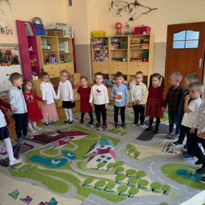 Życzenia świąteczne i łamanie się opłatkiem