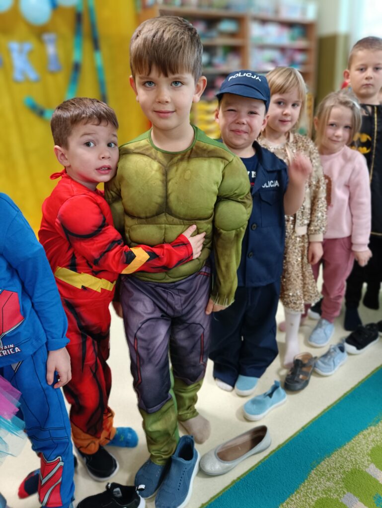 ANDRZEJKI Z PLUSZOWYM MISIEM GRUPA TYGRYSKI 