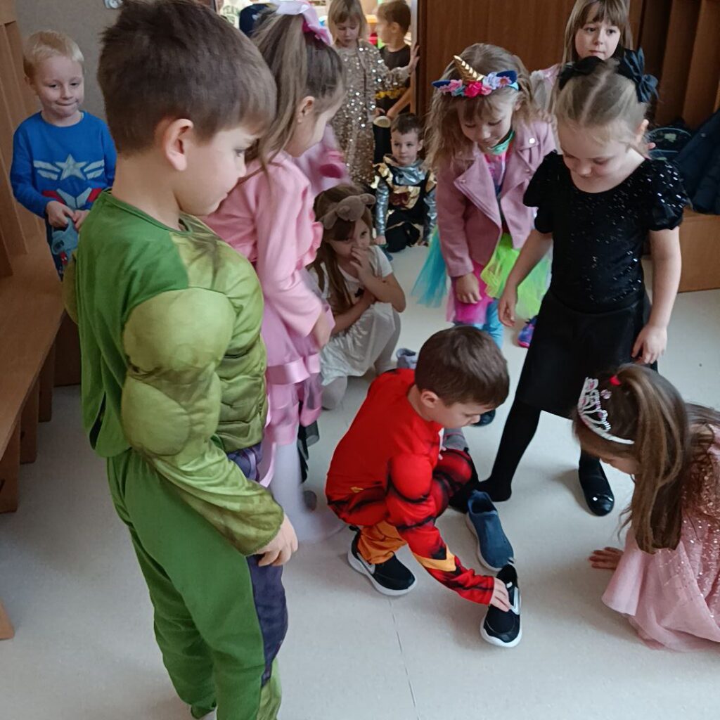 ANDRZEJKI Z PLUSZOWYM MISIEM GRUPA TYGRYSKI 