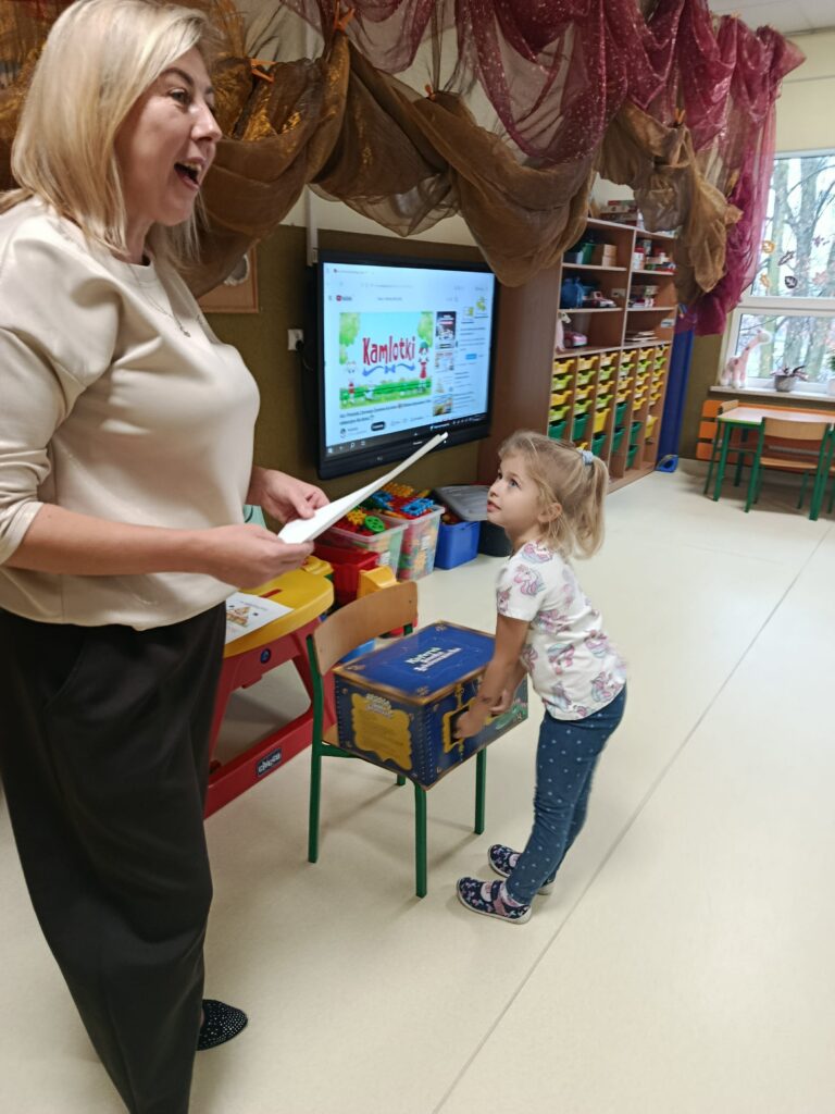 JUŻ WIEMY JAK ZDROWO SIĘ ODŻYWIAĆ! - GRUPA ŻYRAFKI