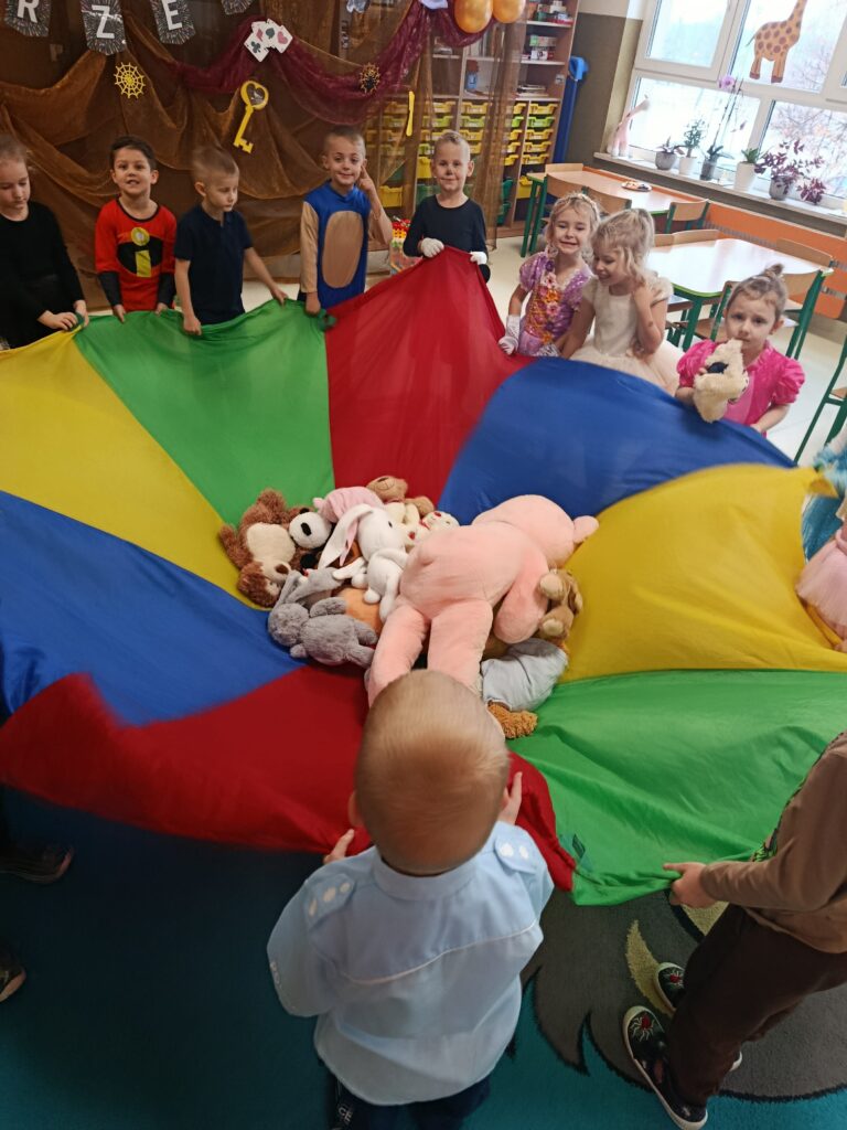 DZIEŃ PLUSZOWEGO MISIA - GRUPA ŻYRAFKI 