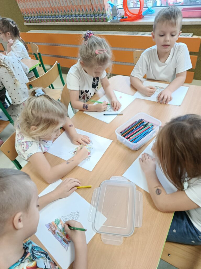 JUŻ WIEMY JAK ZDROWO SIĘ ODŻYWIAĆ! - GRUPA ŻYRAFKI