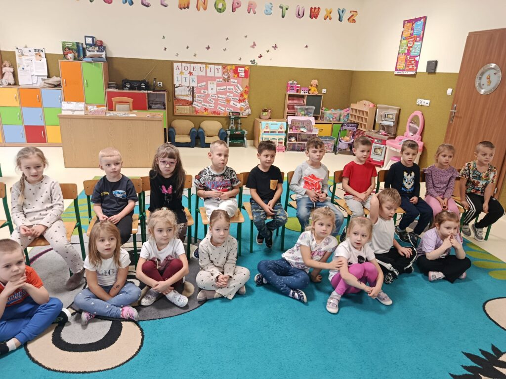 JUŻ WIEMY JAK ZDROWO SIĘ ODŻYWIAĆ! - GRUPA ŻYRAFKI