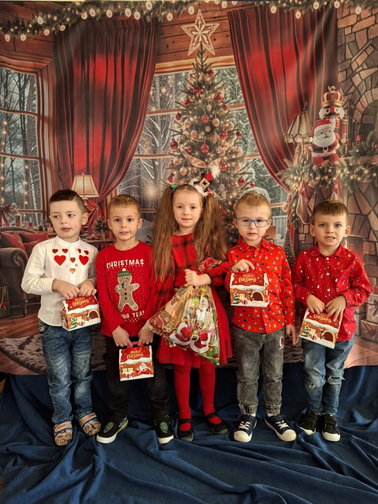 Wizyta Świętego Mikołaja w grupie "Wiewiórki".