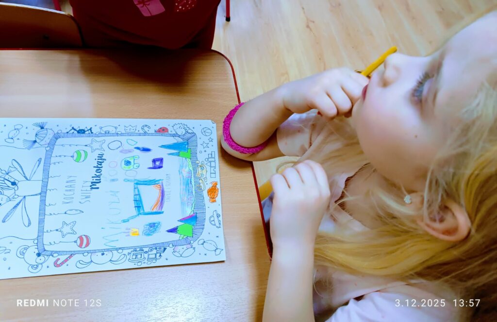 Przygotowania do przybycia Świętego Mikołaja. Grupa "Motylki".