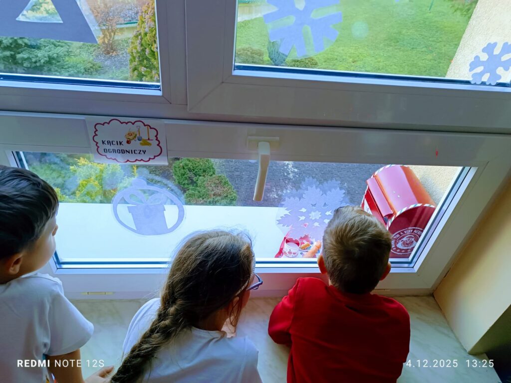 Przygotowania do przybycia Świętego Mikołaja. Grupa "Motylki".