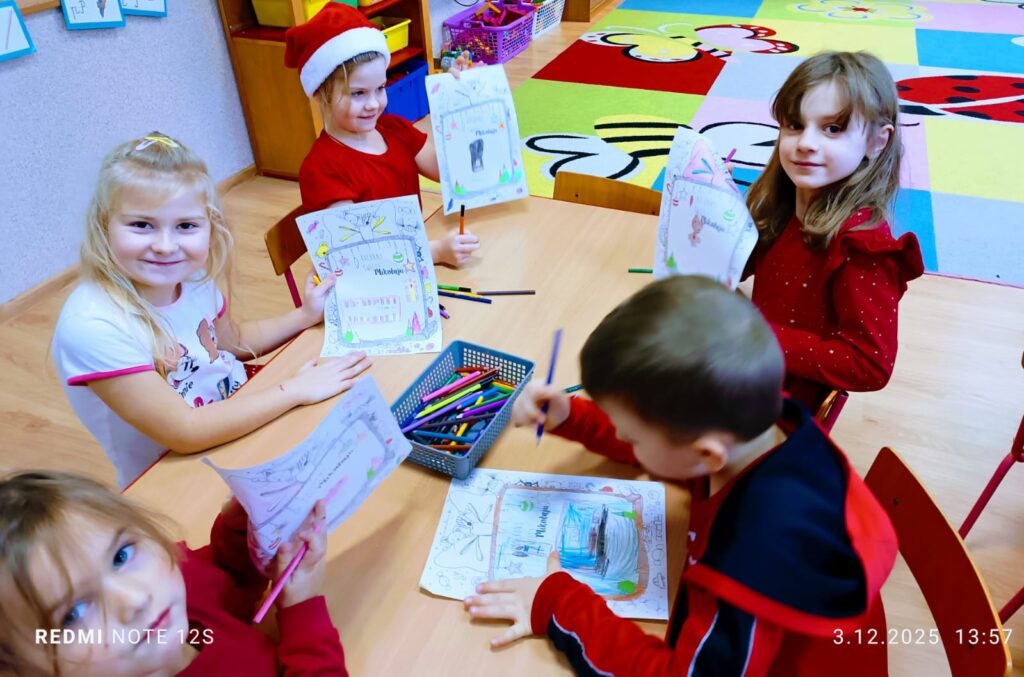 Przygotowania do przybycia Świętego Mikołaja. Grupa "Motylki".