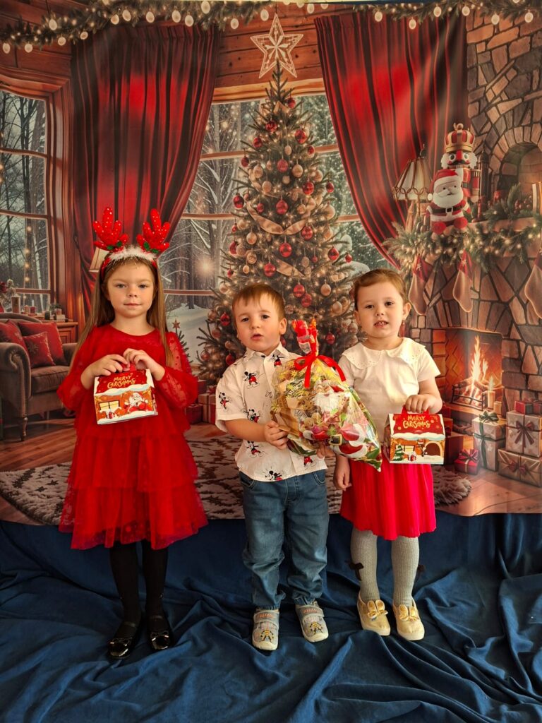 Wizyta Świętego Mikołaja w grupie "Wiewiórki".