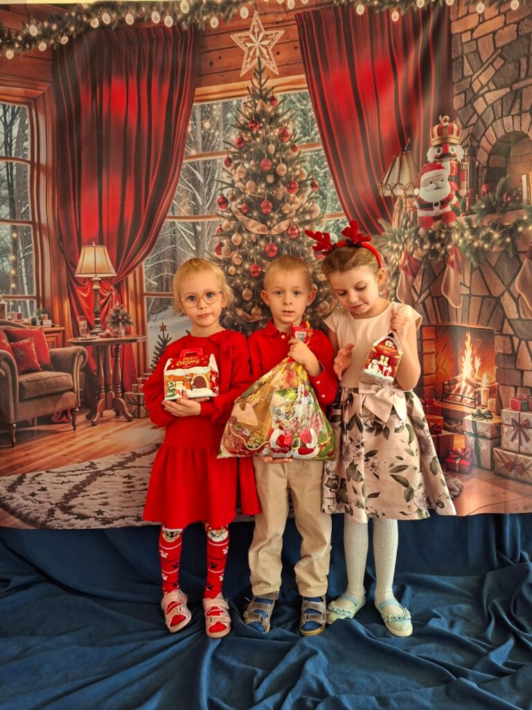 Wizyta Świętego Mikołaja w grupie "Wiewiórki".