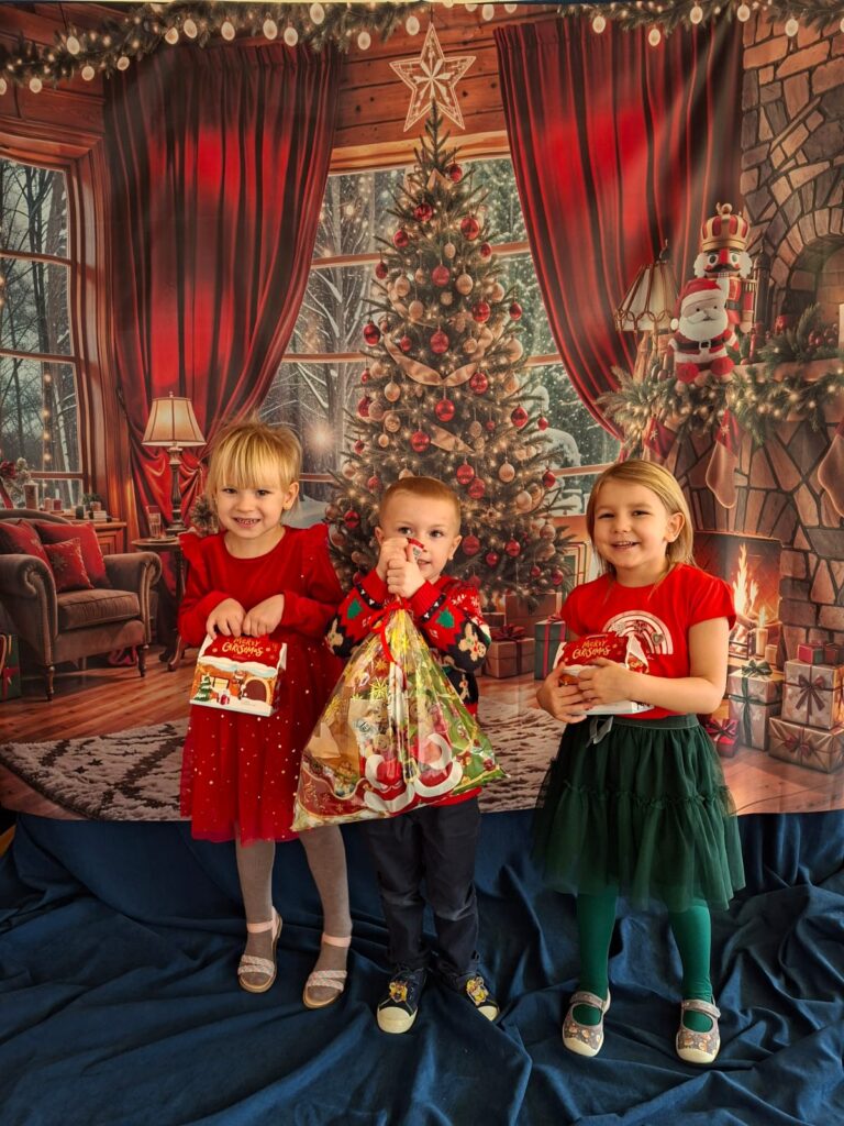 Wizyta Świętego Mikołaja w grupie "Wiewiórki".