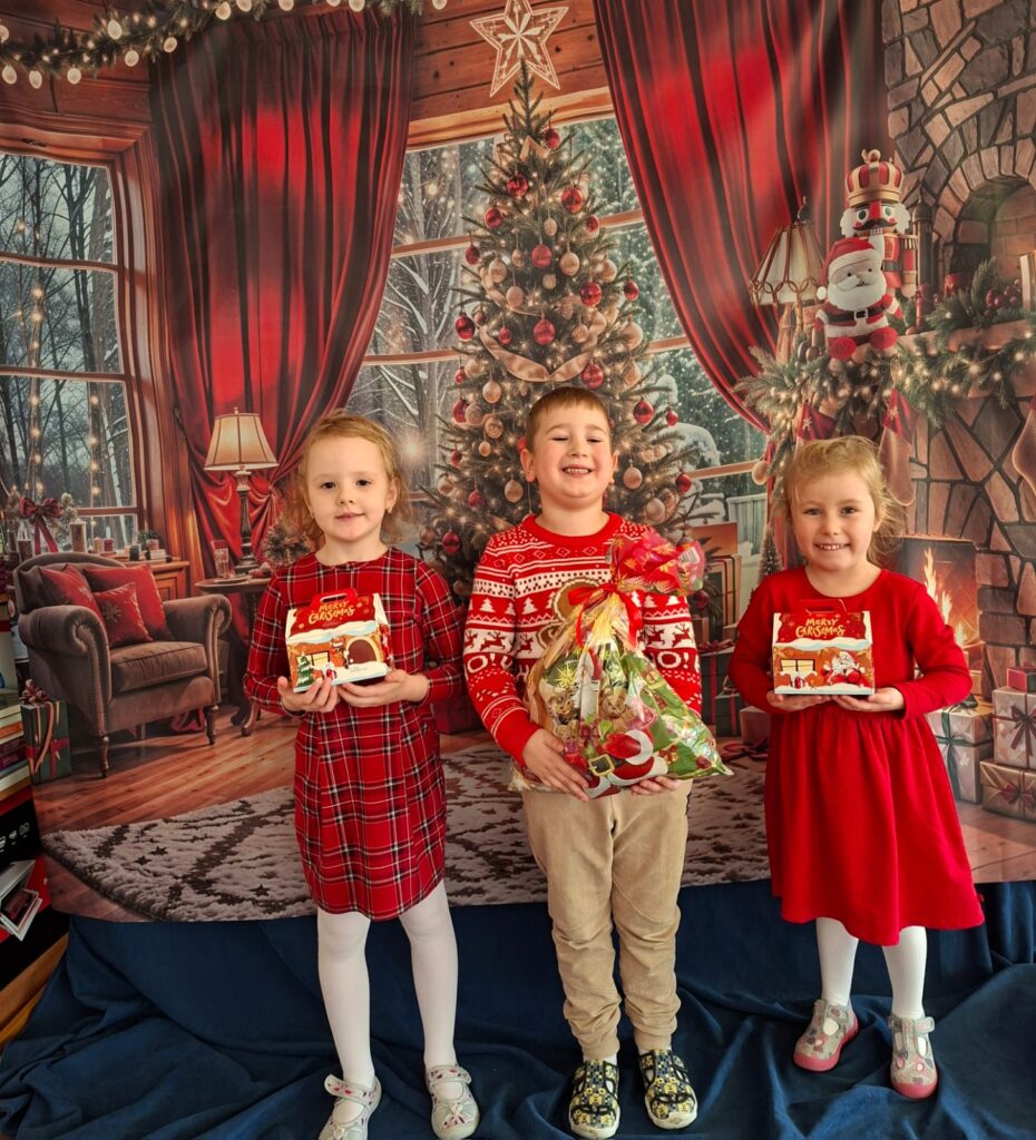 Wizyta Świętego Mikołaja w grupie "Wiewiórki".