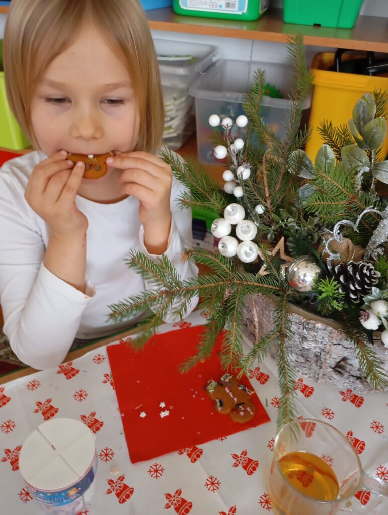 Uroczyste Spotkanie Wigilijne w grupie "Pszczółek".