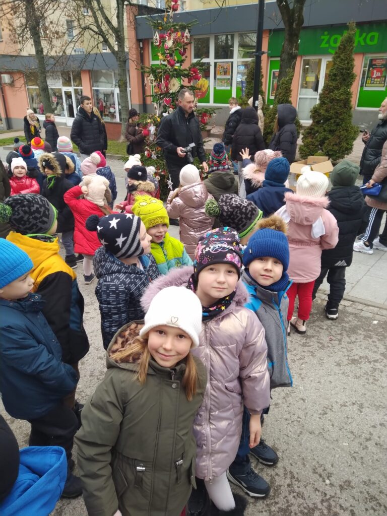 Udział Publicznego Przedszkola Nr 2 w Busku-Zdroju w XI edycji konkursu „Ubierzmy razem choinkę”.