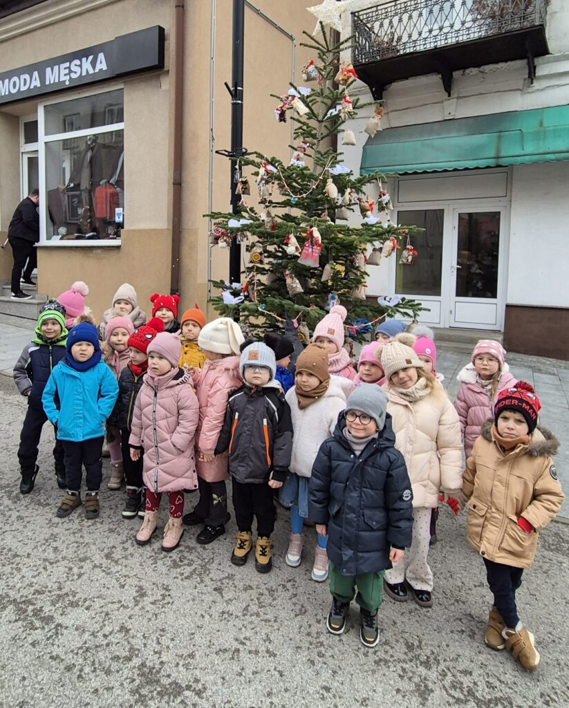Udział Publicznego Przedszkola Nr 2 w Busku-Zdroju w XI edycji konkursu „Ubierzmy razem choinkę”.