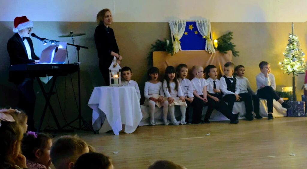 Jasełka Bożonarodzeniowe „Wśród nocnej ciszy” w Publicznym Przedszkolu Nr 2 w Busku-Zdroju.