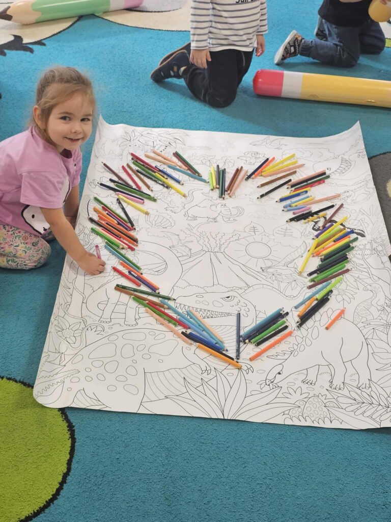 ''Dzień kredki'' w grupie ''Sówki''