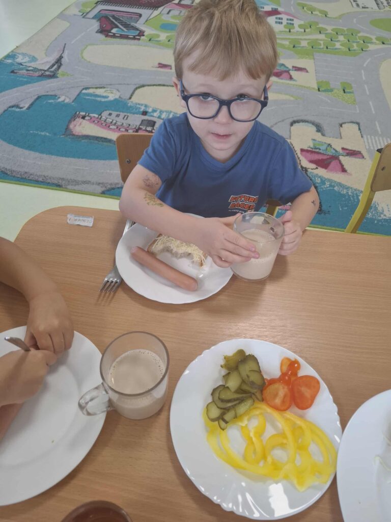 JUŻ WIEMY JAK ZDROWO SIĘ ODŻYWIAĆ!- GRUPA PAPUGI