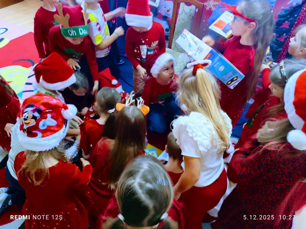 Mikołajki w grupie "Motylki".