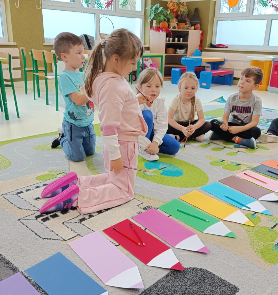 KOLOROWE KREDKI-GRUPA TYGRYSKI