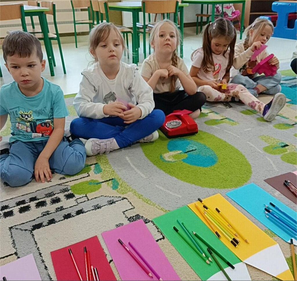 KOLOROWE KREDKI-GRUPA TYGRYSKI