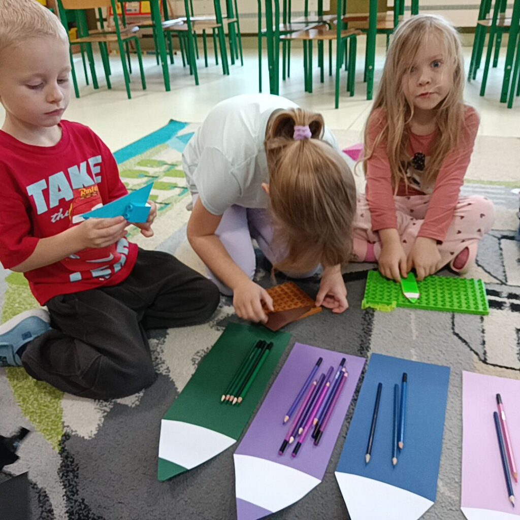 KOLOROWE KREDKI-GRUPA TYGRYSKI