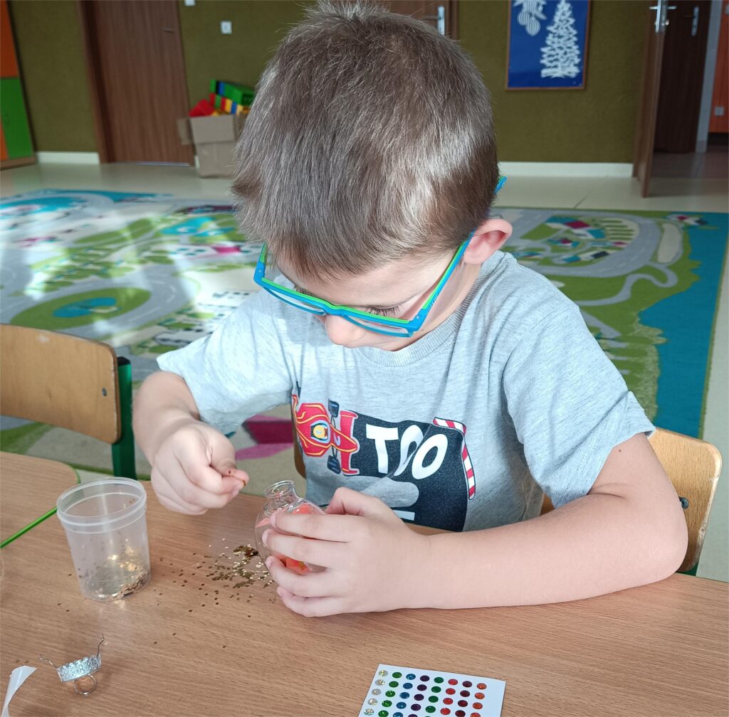 KONKURS ŚWIĄTECZNA BOMBKA - GRUPA TYGRYSKI