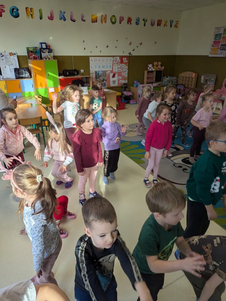 INTEGRACYJNY WF - TAJEMNICA ŚWIĄTECZNEJ FABRYKI - GRUPA TYGRYSKI