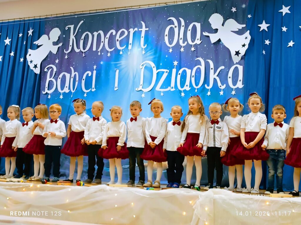 "Koncert dla Babci i Dziadziusia" w grupie "Wiewiórki".