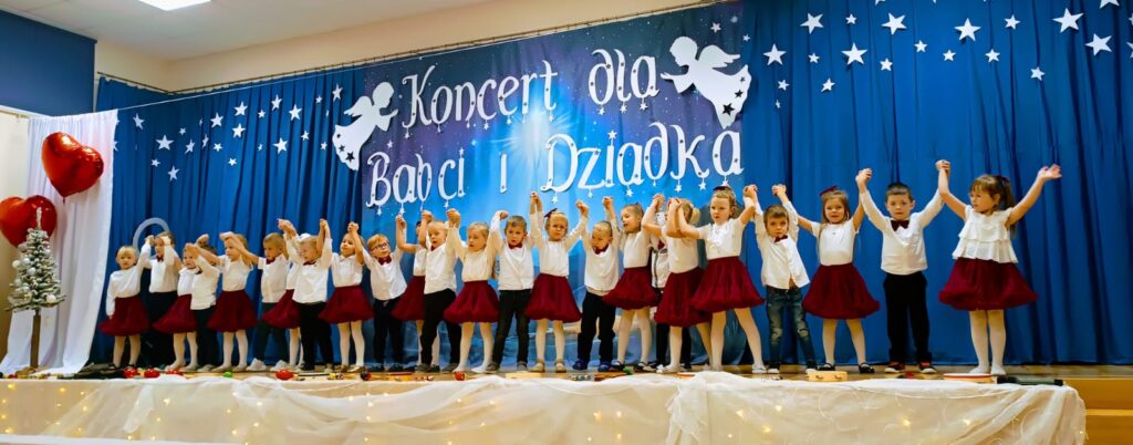 "Koncert dla Babci i Dziadziusia" w grupie "Wiewiórki".