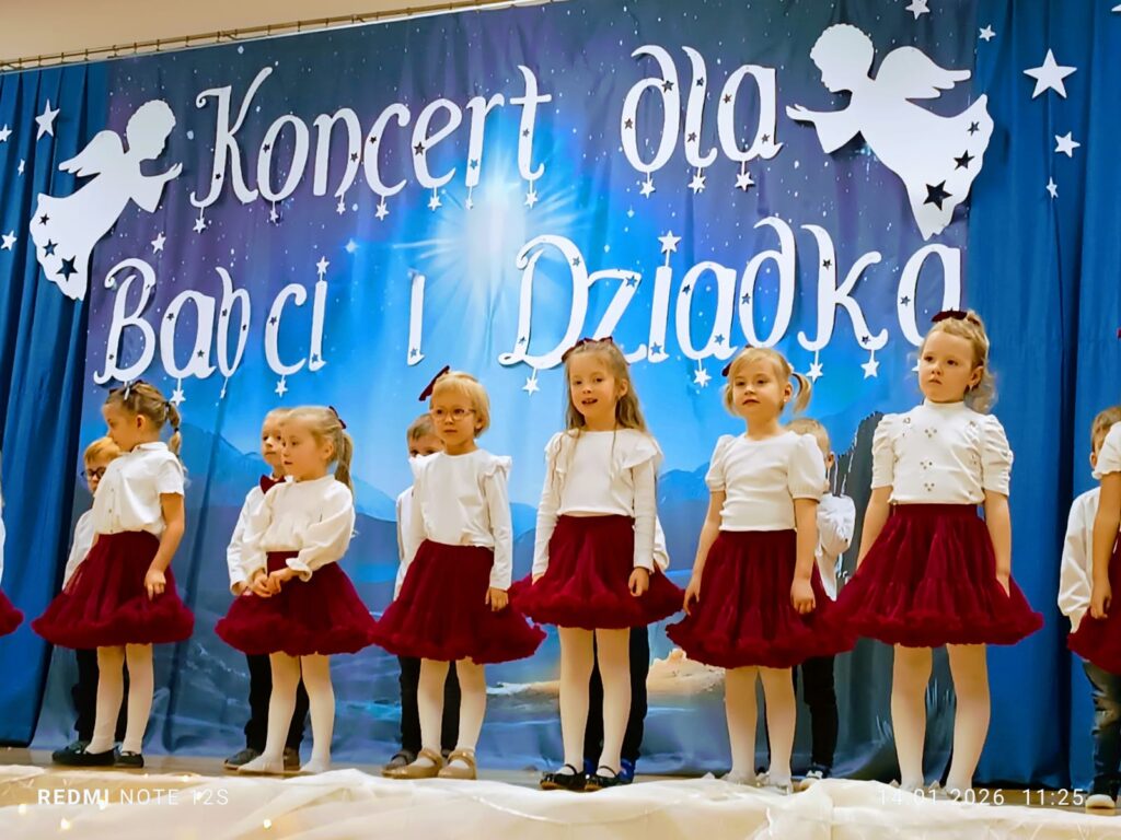 "Koncert dla Babci i Dziadziusia" w grupie "Wiewiórki".