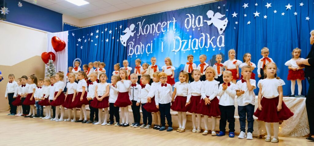 "Koncert dla Babci i Dziadziusia" w grupie "Wiewiórki".
