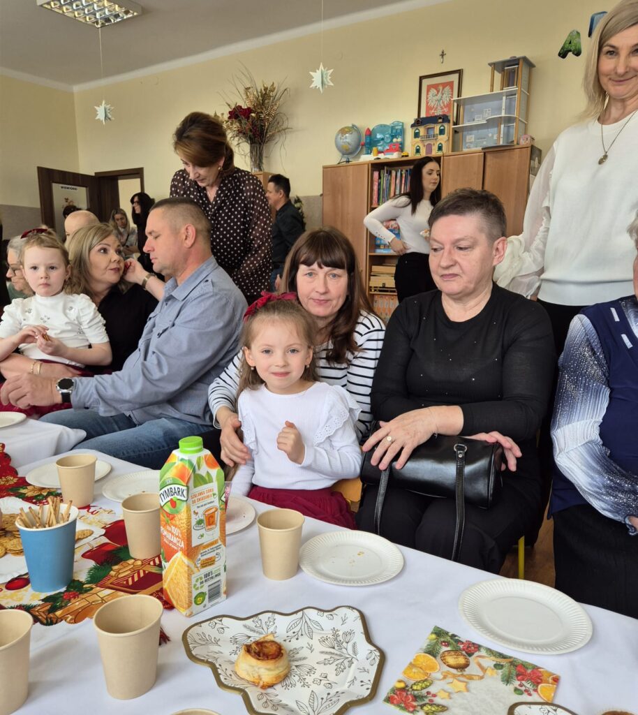 "Koncert dla Babci i Dziadziusia" w grupie "Wiewiórki".